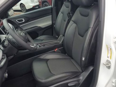 Certified 2024 Jeep Compass Latitude image 21