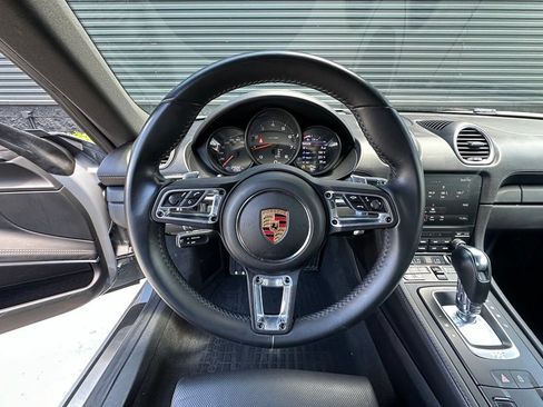 Certified 2024 Porsche 718 Cayman RWD image 22