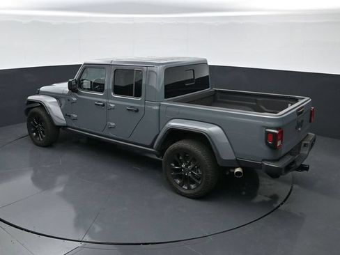 Used 2025 Jeep Gladiator Sport AWD/4WD image 32