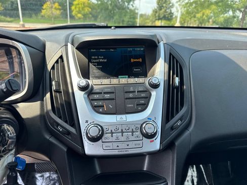 Used 2017 Chevrolet Equinox LS AWD/4WD image 21