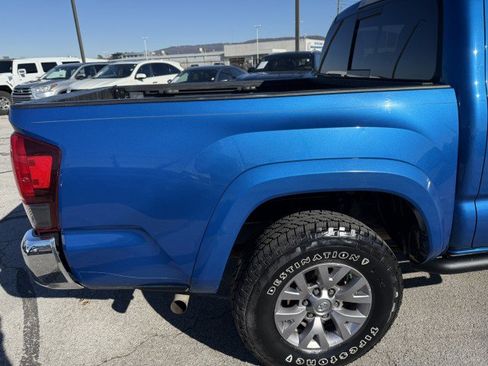 Used 2018 Toyota Tacoma SR5 image 15