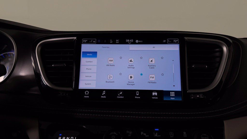 Used 2024 Chrysler Pacifica Touring-L AWD/4WD image 23