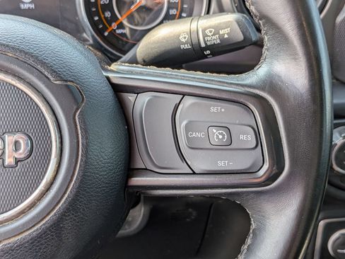Used 2022 Jeep Gladiator Sport AWD/4WD image 18