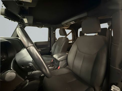 Used 2016 Jeep Wrangler Sport image 10
