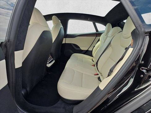 Used 2024 Tesla Model S AWD/4WD image 21