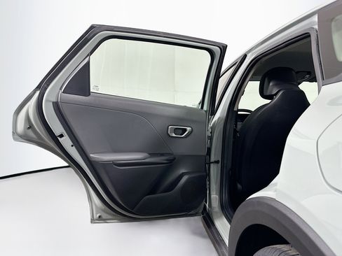 Used 2025 Kia K4 LXS image 25