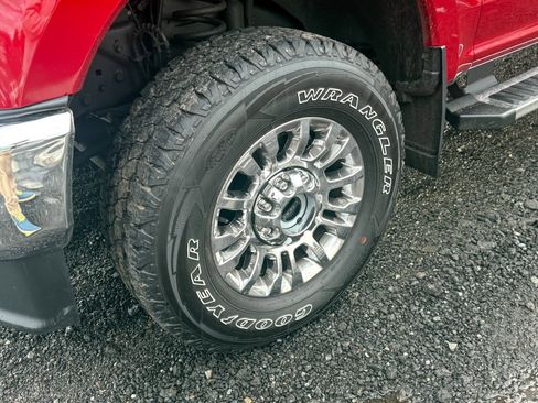 Used 2022 Ford F250 XLT w/ XLT Premium Package image 5