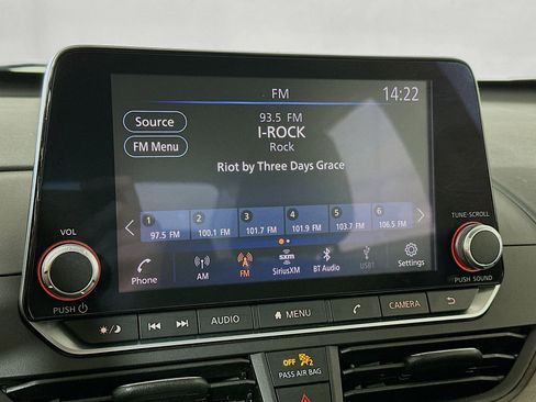 Used 2023 Nissan Altima 2.5 SV image 14