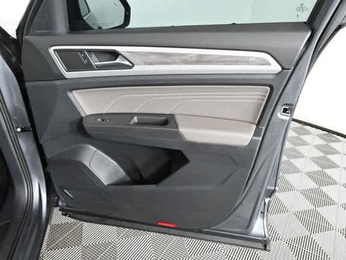 Certified 2023 Volkswagen Atlas Cross Sport SE image 12