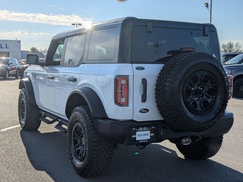 Used 2024 Ford Bronco Wildtrak image 5