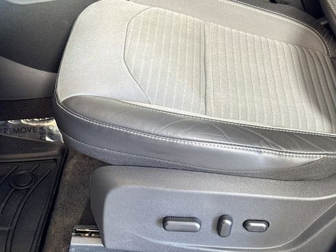 Used 2017 Ford Escape Titanium image 18