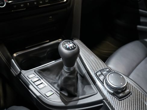 Used 2017 BMW M4 Coupe w/ Competition Package RWD image 41