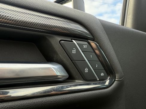 Used 2024 GMC Sierra 2500 AT4 w/ AT4 Premium Plus Package image 12