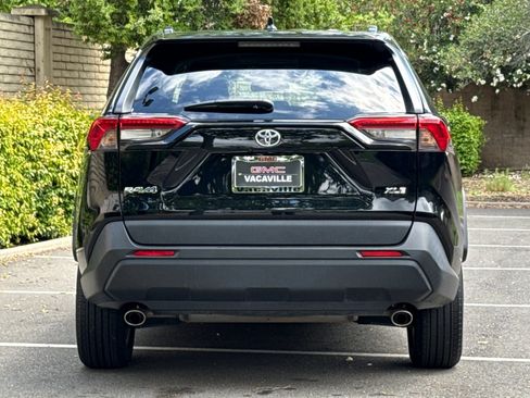 Used 2024 Toyota RAV4 XLE FWD image 6