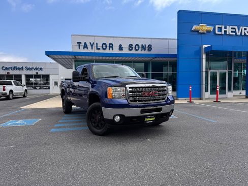 Used 2013 GMC Sierra 2500 SLT w/ Suspension Package, Off-Road AWD/4WD image 1