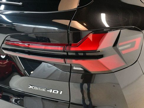 Used 2025 BMW X5 xDrive40i w/ Executive Package image 16