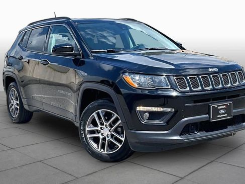 Used 2020 Jeep Compass Latitude AWD/4WD image 3