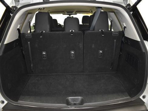 Used 2025 Nissan Pathfinder SV AWD/4WD image 37