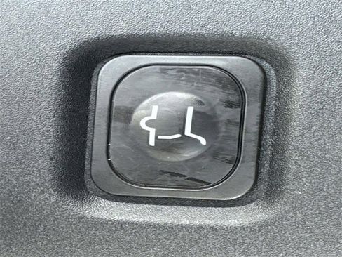 New 2025 Ford Expedition Active image 16