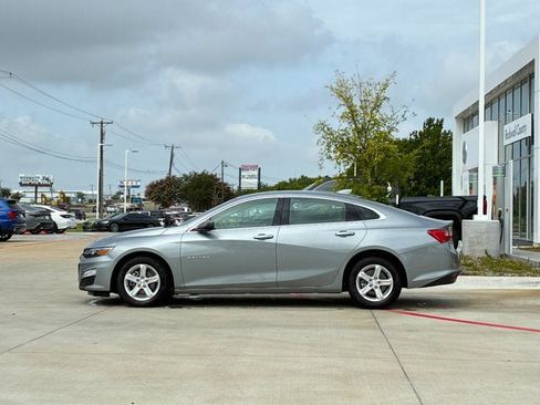 Used 2024 Chevrolet Malibu LT FWD image 3