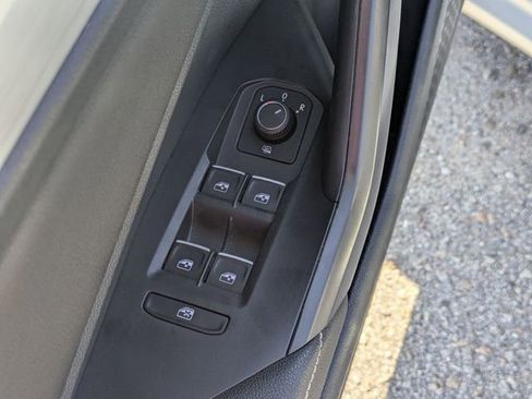 Used 2025 Volkswagen Jetta Sport FWD image 13