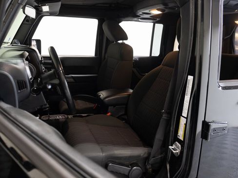 Used 2012 Jeep Wrangler Unlimited Sport image 18