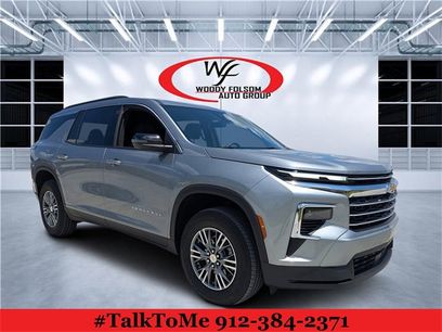 Used 2025 Chevrolet Traverse LT