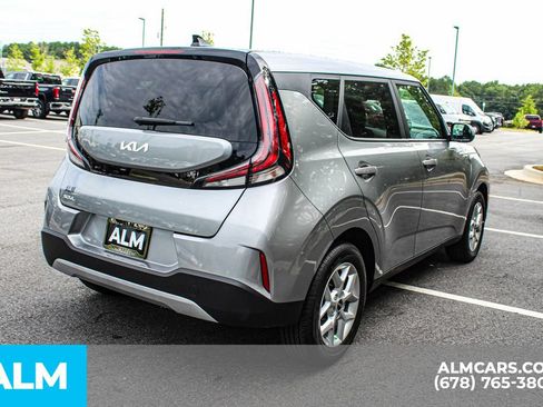Used 2025 Kia Soul LX w/ LX Technology Package FWD image 5