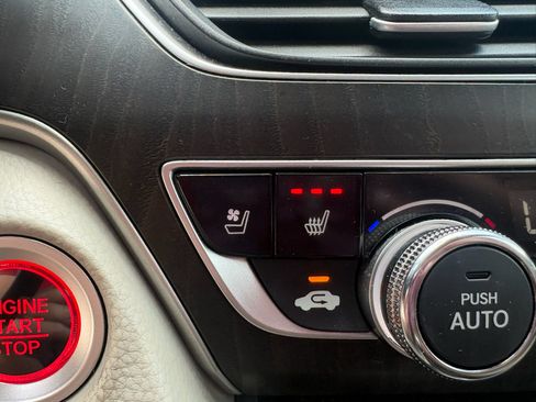 Certified 2018 Honda Accord Touring image 23