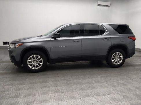 Used 2020 Chevrolet Traverse LS FWD image 2