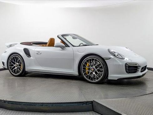 Used 2015 Porsche 911 Turbo S image 9