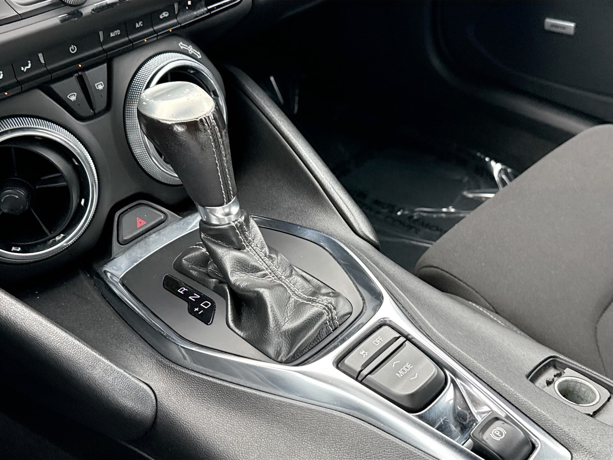 Used 2021 Chevrolet Camaro LT w/ Technology Package RWD image 26