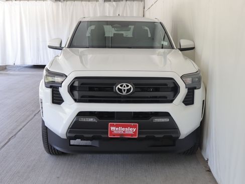 Used 2026 Toyota Tacoma SR5 RWD image 3