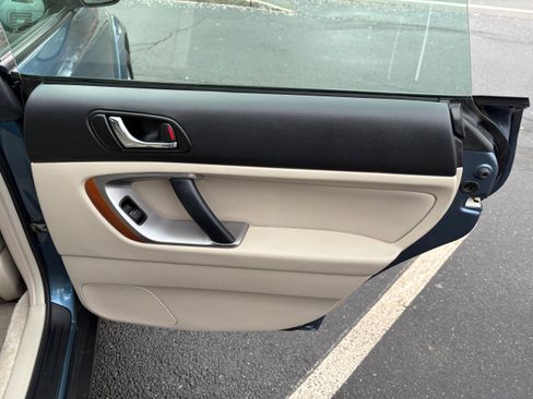 Used 2006 Subaru Outback 2.5i Limited image 22