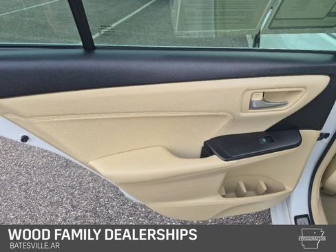 Used 2017 Toyota Camry XLE image 24