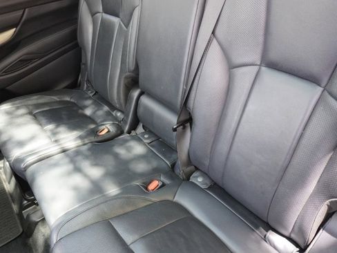 Used 2019 Subaru Ascent Limited image 18