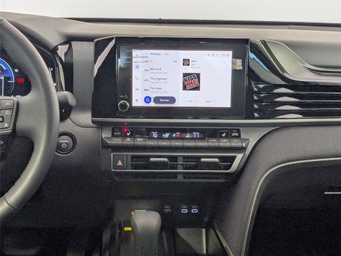 Certified 2025 Toyota Camry LE image 37