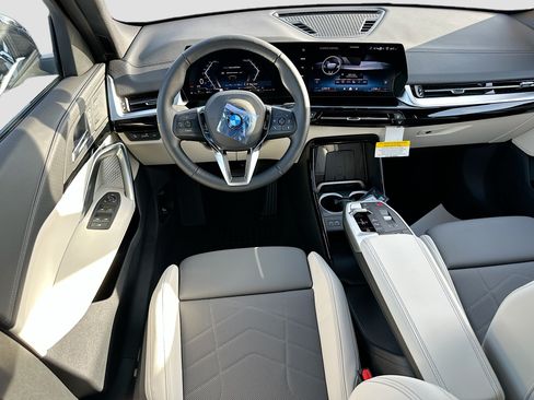 New 2026 BMW X2 xDrive28i w/ Convenience Package AWD/4WD image 15