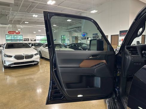 Used 2026 Lexus GX 550 w/ Accessory Package (2T) AWD/4WD image 10