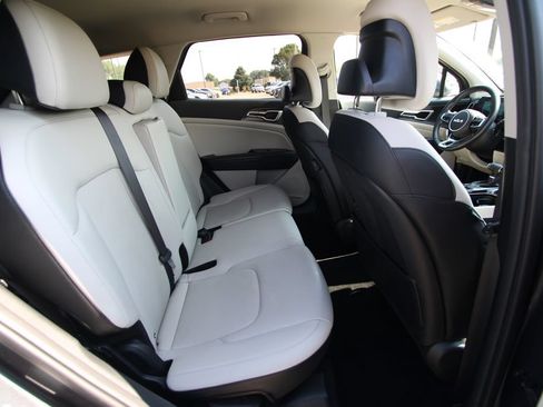 Used 2023 Kia Sportage EX FWD image 9