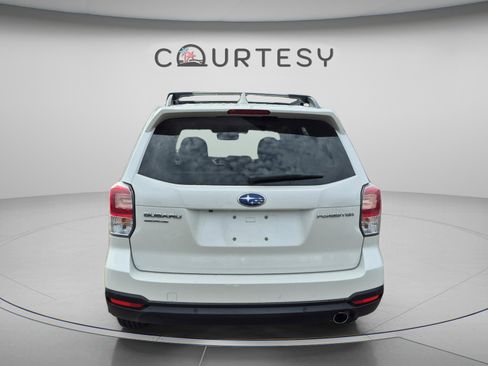 Used 2018 Subaru Forester 2.5i Limited AWD/4WD image 4