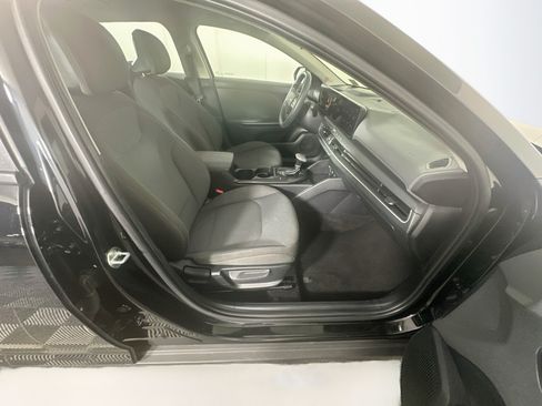 Used 2025 Kia K4 FWD image 30