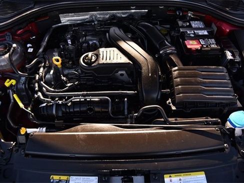 Certified 2024 Volkswagen Jetta SE w/ Panoramic Sunroof Package image 25