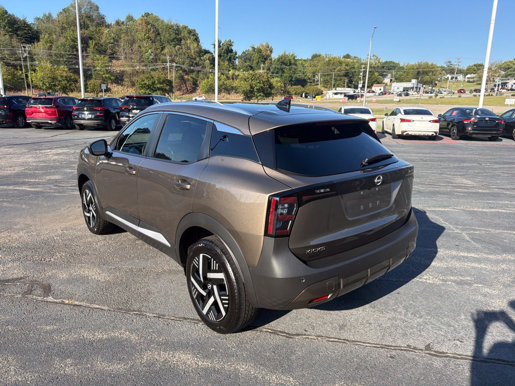 Used 2026 Nissan Kicks SV FWD image 6