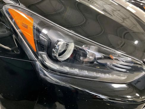 Used 2019 Hyundai Veloster 2.0 image 26