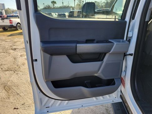 Used 2024 Ford F350 XLT image 27