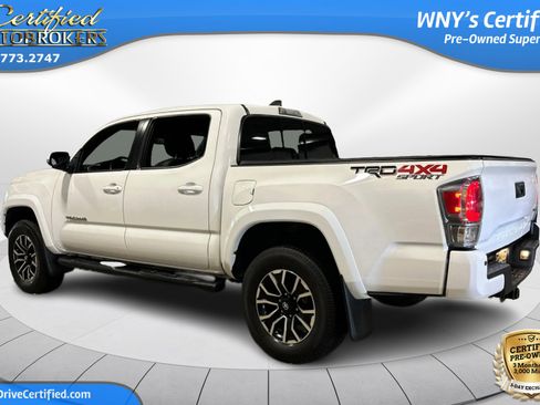 Used 2020 Toyota Tacoma TRD Sport image 9