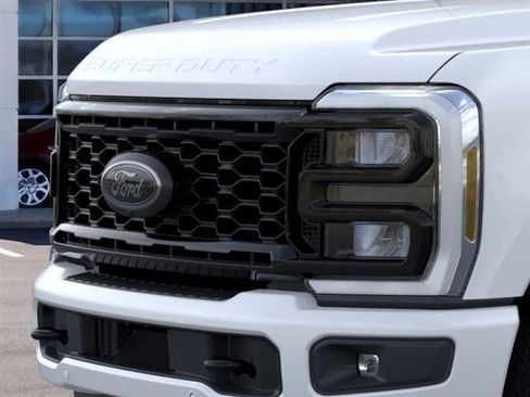 New 2026 Ford F250 Lariat w/ Black Appearance Package AWD/4WD image 17