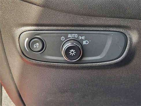 Used 2023 Chevrolet Equinox LT image 21