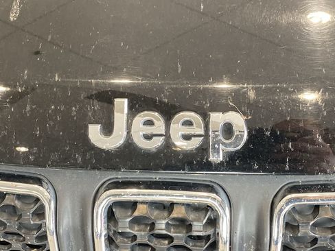Used 2024 Jeep Compass Latitude AWD/4WD image 10